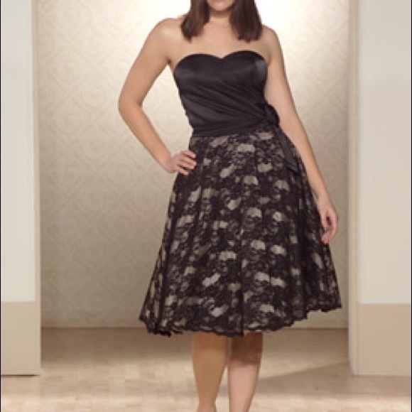 saison blanche Dresses & Skirts - Sweetheart strapless black satin / lace dress